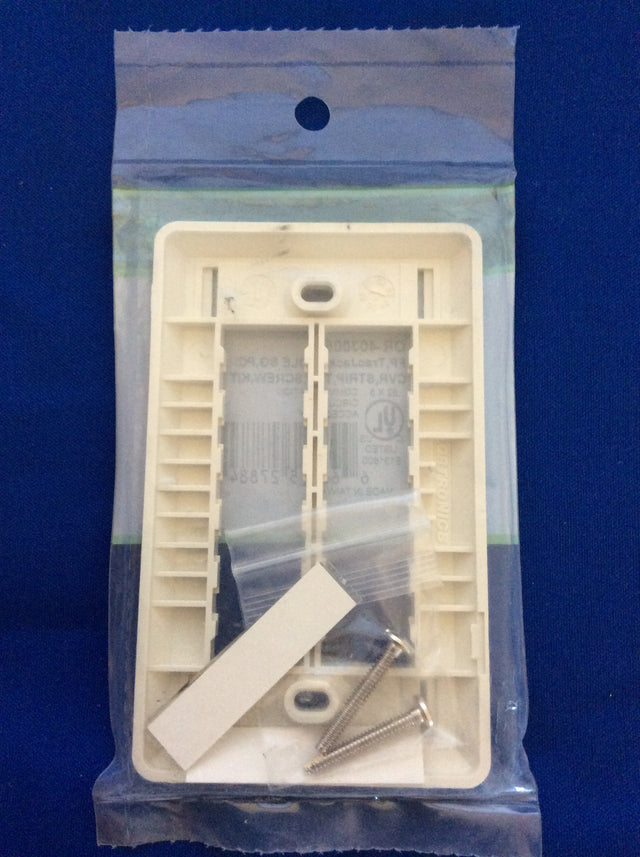 Ortronics OR-40300545, 6-Hole, TracJack Plastic Faceplate Fog White