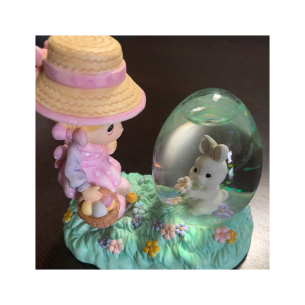 Precious Moments Easter Bunny Snowglobe Girl with Easter Basket 1997